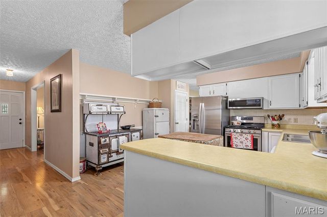 17305 Riverside Road, Crocker, MO 65452