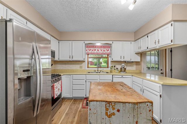 17305 Riverside Road, Crocker, MO 65452