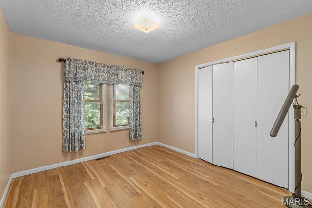 17305 Riverside Road, Crocker, MO 65452