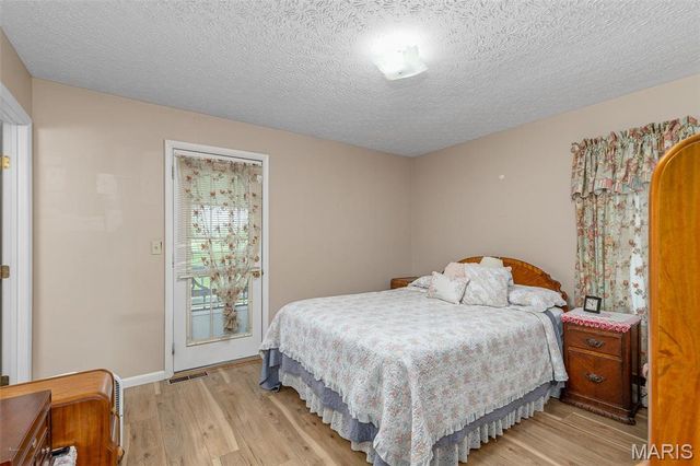 17305 Riverside Road, Crocker, MO 65452