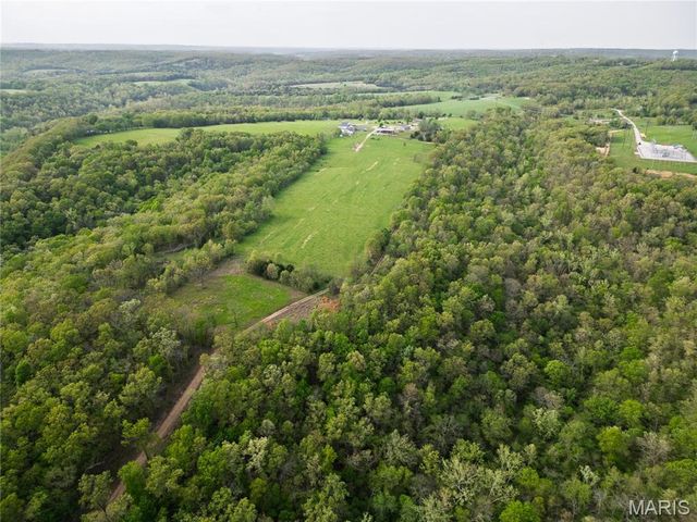 17305 Riverside Road, Crocker, MO 65452