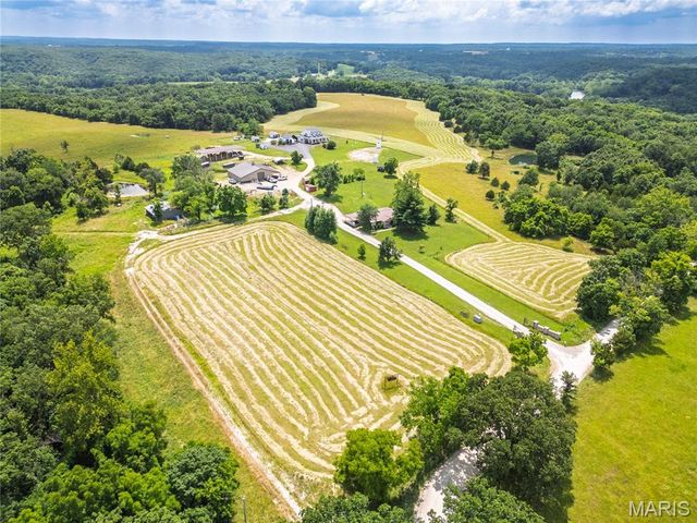 17305 Riverside Road, Crocker, MO 65452