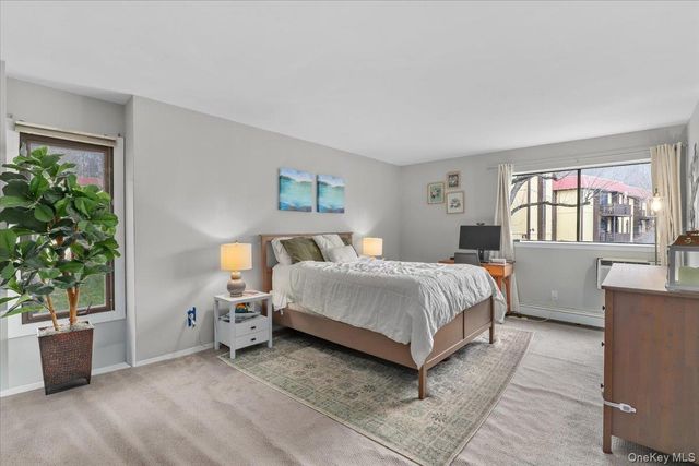 7 Granada Crescent 6, White Plains, NY 10603