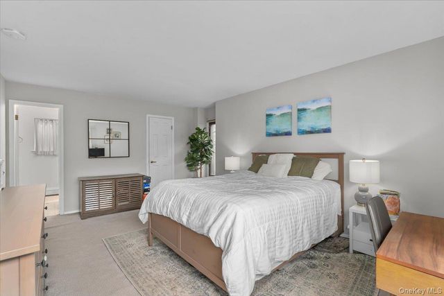 7 Granada Crescent 6, White Plains, NY 10603