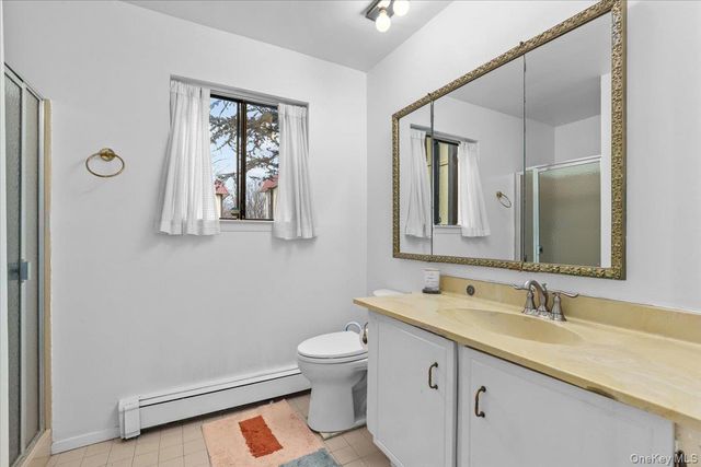 7 Granada Crescent 6, White Plains, NY 10603