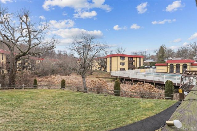 7 Granada Crescent 6, White Plains, NY 10603