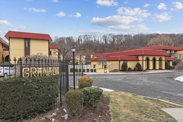 7 Granada Crescent 6, White Plains, NY 10603