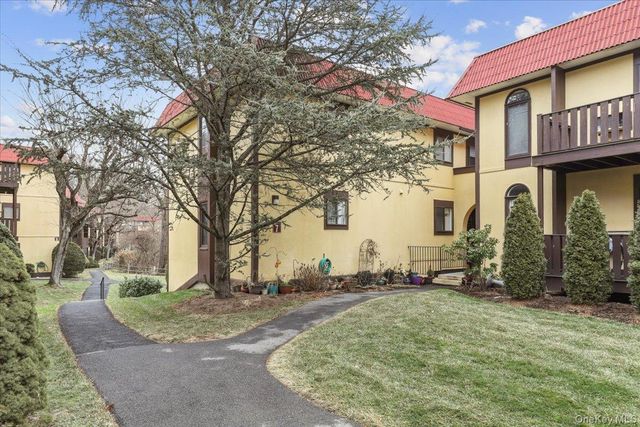 7 Granada Crescent 6, White Plains, NY 10603