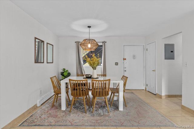 7 Granada Crescent 6, White Plains, NY 10603