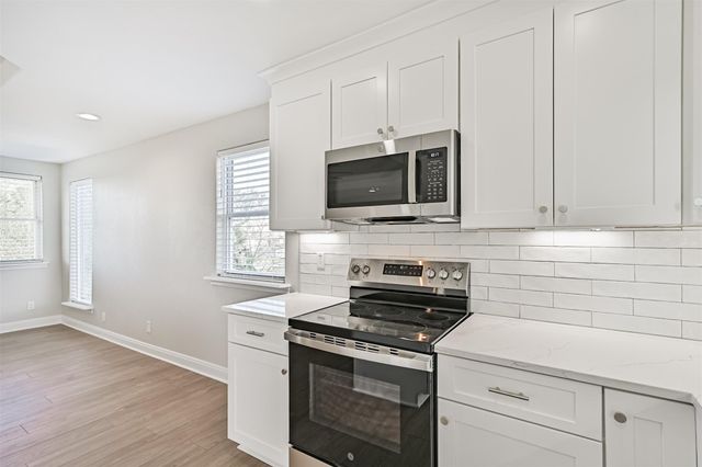 2118 103rd Street, Galveston, TX 77554