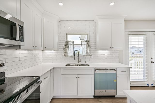 2118 103rd Street, Galveston, TX 77554