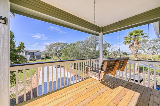 2118 103rd Street, Galveston, TX 77554