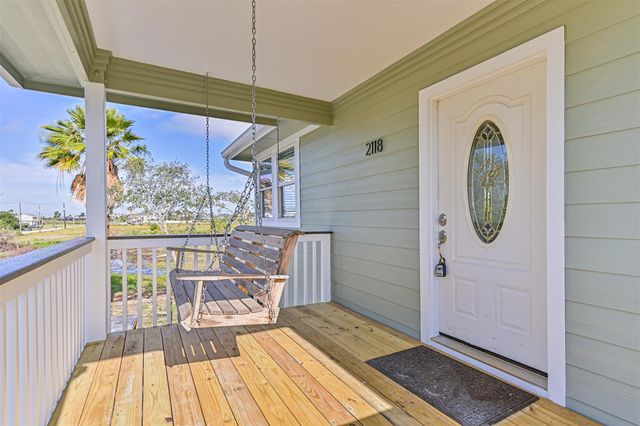 2118 103rd Street, Galveston, TX 77554