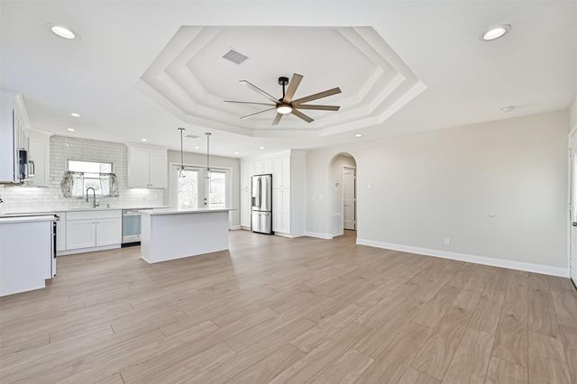 2118 103rd Street, Galveston, TX 77554