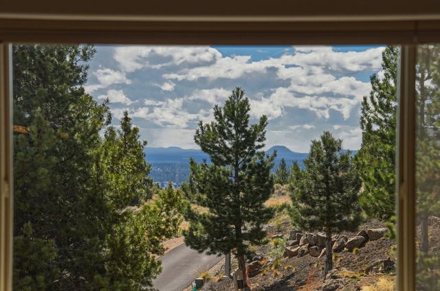 2393 NW Wyeth Place, Bend, OR 97703