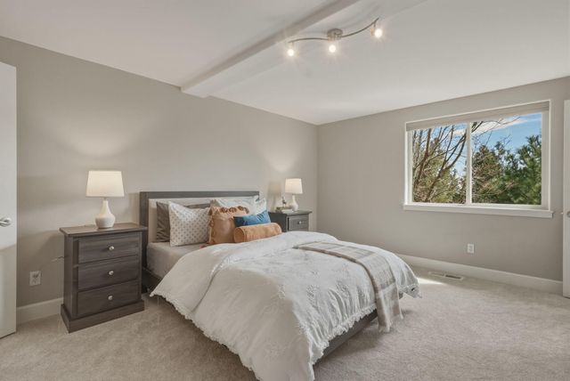 2393 NW Wyeth Place, Bend, OR 97703