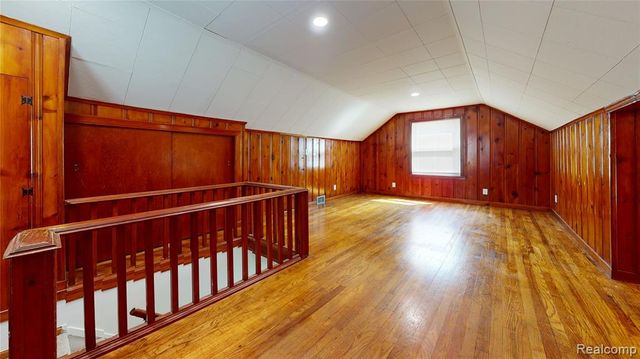 21456 Syracuse Avenue, Warren, MI 48091
