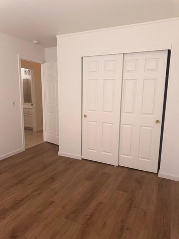 8252 Sunbird Way, Sacramento, CA 95823
