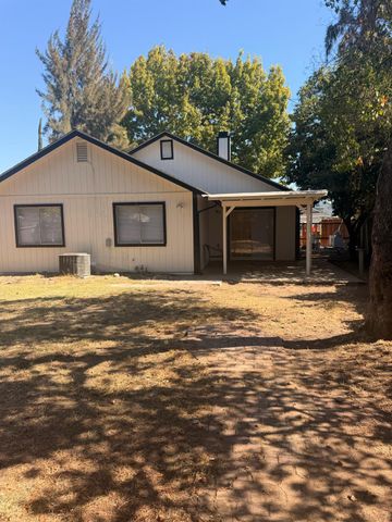 8252 Sunbird Way, Sacramento, CA 95823