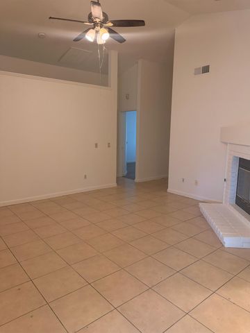 8252 Sunbird Way, Sacramento, CA 95823