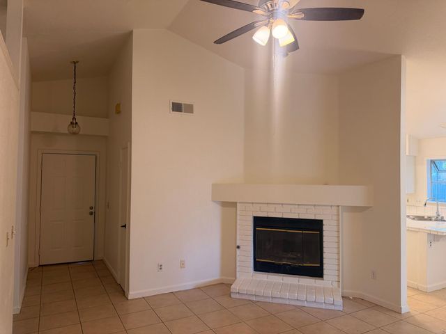 8252 Sunbird Way, Sacramento, CA 95823