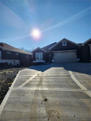 11532 S Olathe View Road, Olathe, KS 66061