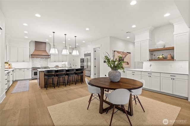 10668 SE 32nd Street, Bellevue, WA 98004