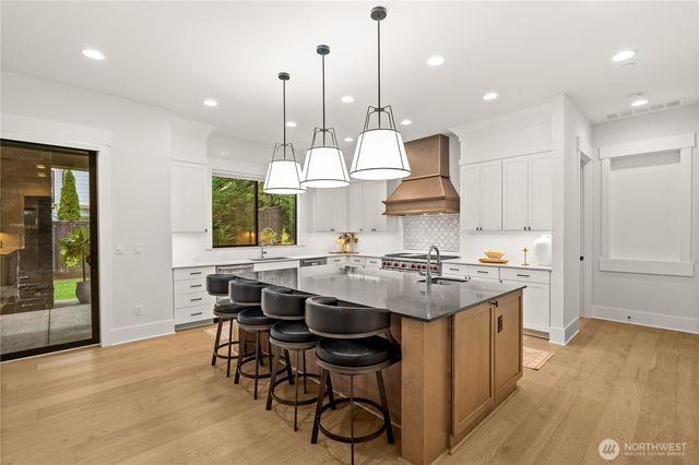 10668 SE 32nd Street, Bellevue, WA 98004