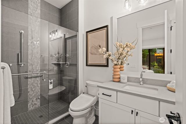 10668 SE 32nd Street, Bellevue, WA 98004