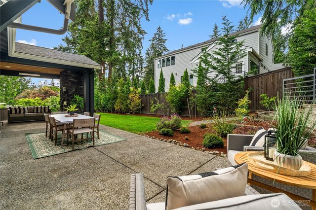10668 SE 32nd Street, Bellevue, WA 98004