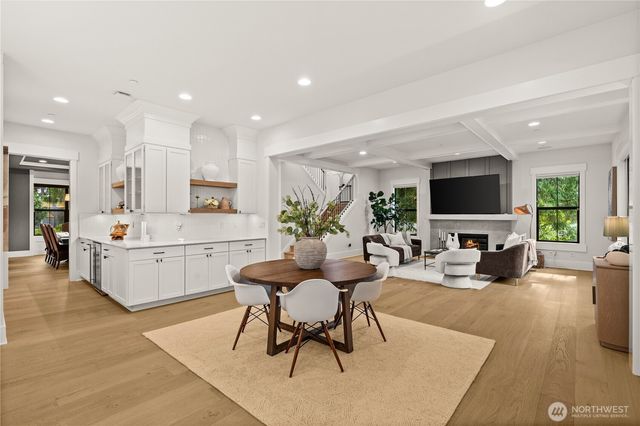 10668 SE 32nd Street, Bellevue, WA 98004