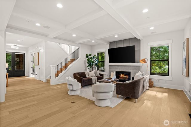 10668 SE 32nd Street, Bellevue, WA 98004