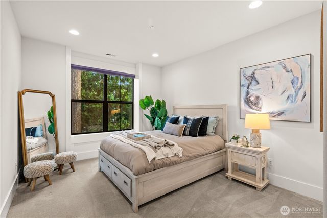 10668 SE 32nd Street, Bellevue, WA 98004