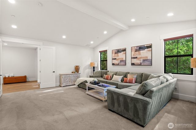 10668 SE 32nd Street, Bellevue, WA 98004
