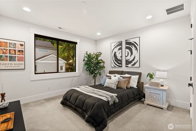 10668 SE 32nd Street, Bellevue, WA 98004