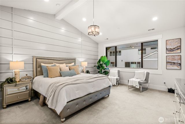 10668 SE 32nd Street, Bellevue, WA 98004
