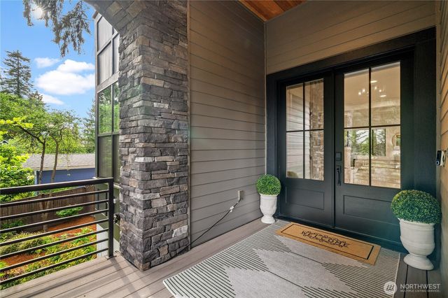 10668 SE 32nd Street, Bellevue, WA 98004