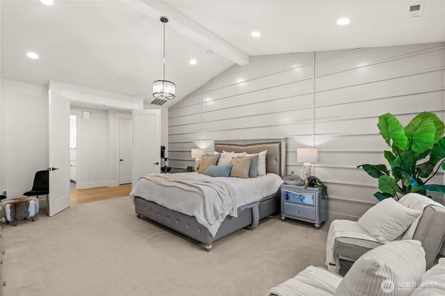 10668 SE 32nd Street, Bellevue, WA 98004