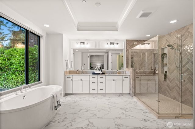 10668 SE 32nd Street, Bellevue, WA 98004