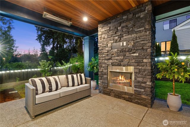 10668 SE 32nd Street, Bellevue, WA 98004