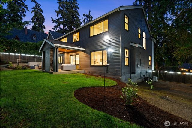10668 SE 32nd Street, Bellevue, WA 98004
