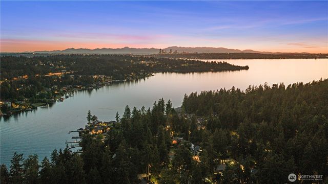 10668 SE 32nd Street, Bellevue, WA 98004