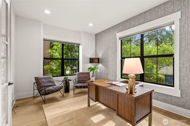 10668 SE 32nd Street, Bellevue, WA 98004