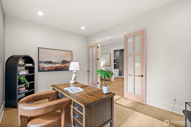 10668 SE 32nd Street, Bellevue, WA 98004