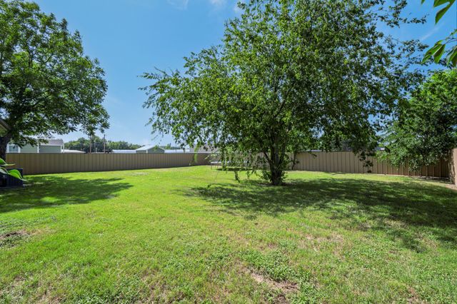 205 SW 11th Street, Mineral Wells, TX 76067