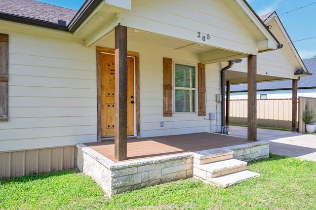 205 SW 11th Street, Mineral Wells, TX 76067
