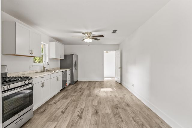 12 Lenox Drive, Sherwood, AR 72120