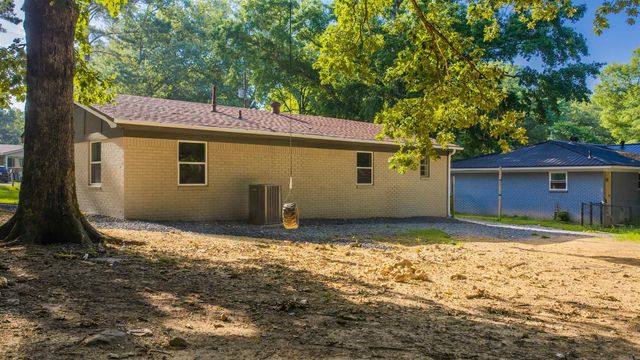 12 Lenox Drive, Sherwood, AR 72120
