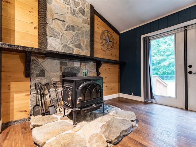 11 Paris Irons Road, Glocester, RI 02857