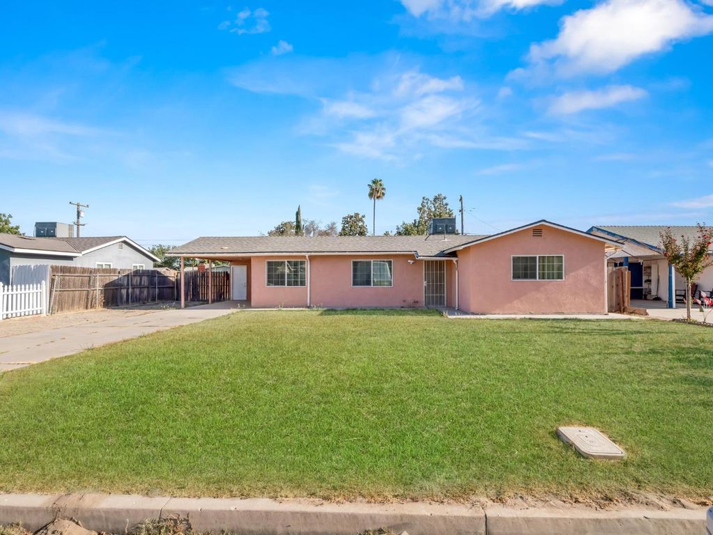 Image 1 of property listing at 8687 E Khan Street, Selma, CA 93662